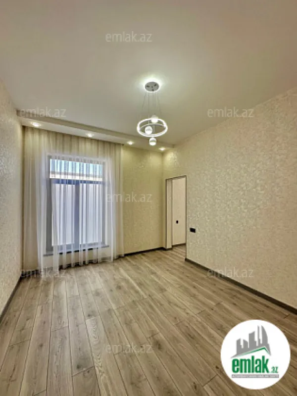 Satılır 4 otaqlı mənzil 180 m²
