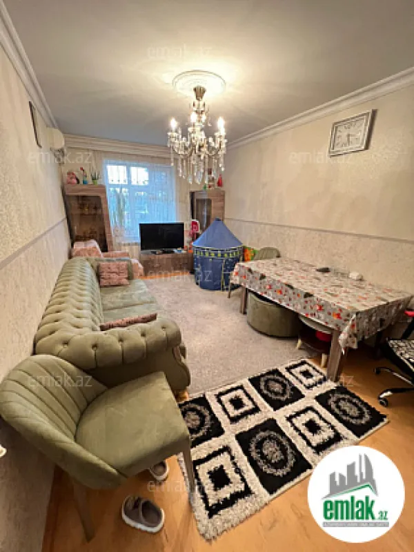 Satılır 3 otaqlı köhnə tikili 80 m²