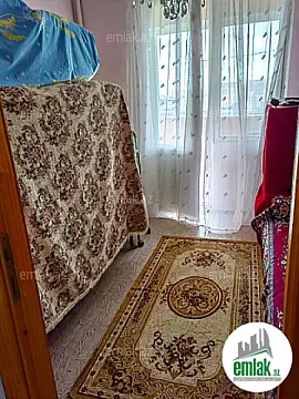Satılır 4 otaqlı köhnə tikili 93 m²