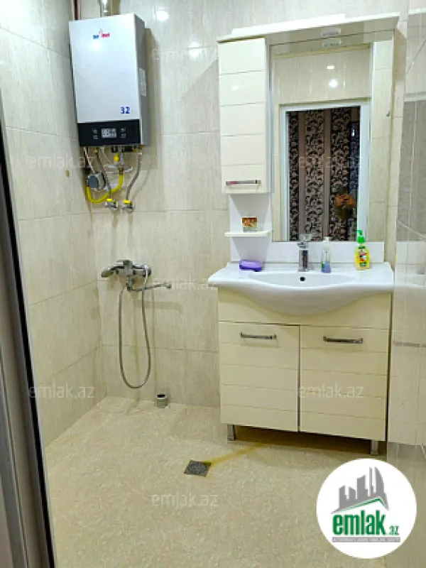 Satılır 4 otaqlı köhnə tikili 93 m²