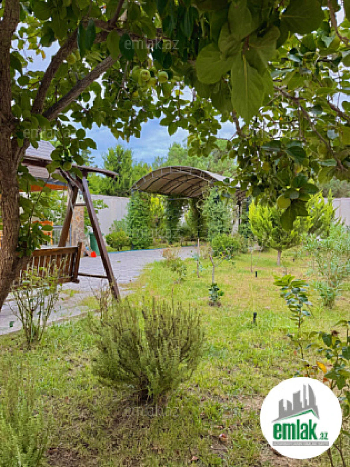 Satılır 3 otaqlı mənzil 125 m²