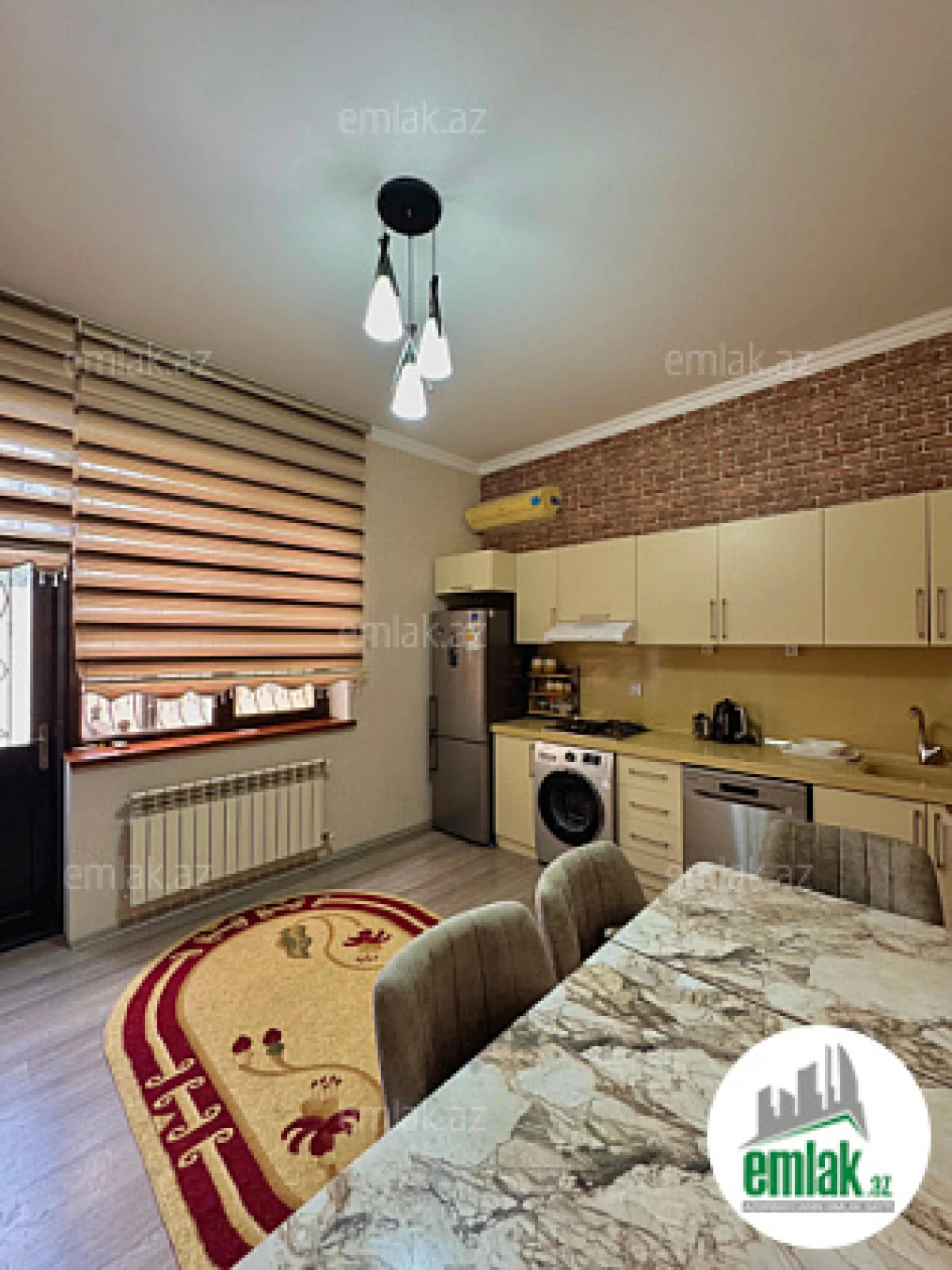 Satılır 3 otaqlı mənzil 125 m²