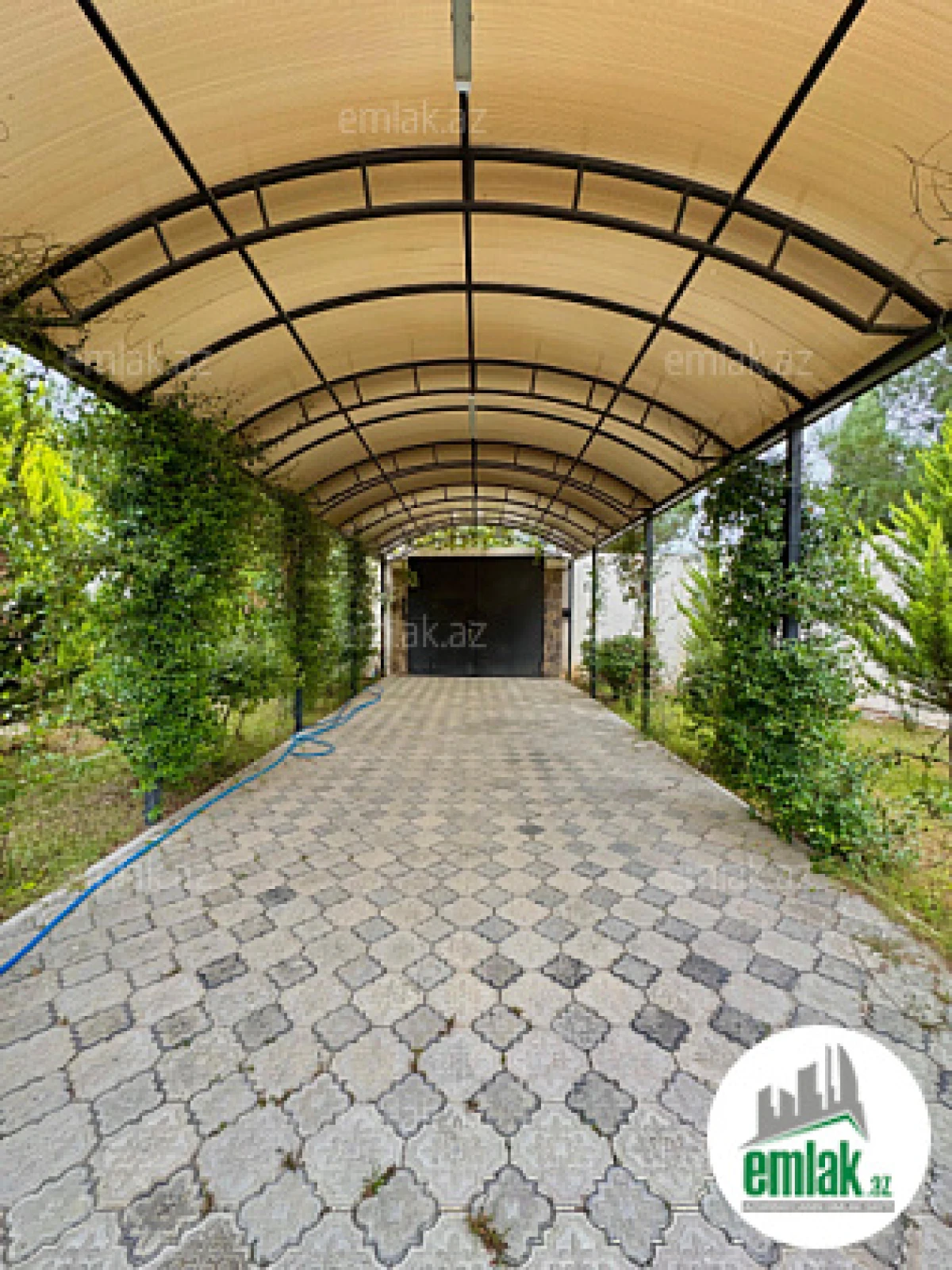 Satılır 3 otaqlı mənzil 125 m²