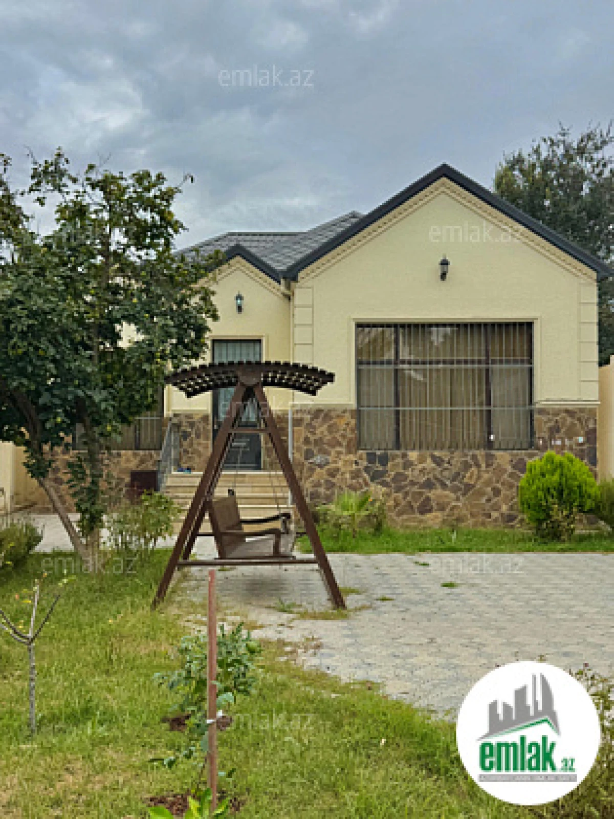 Satılır 3 otaqlı mənzil 125 m²