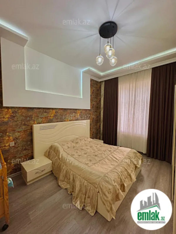 Satılır 3 otaqlı mənzil 125 m²