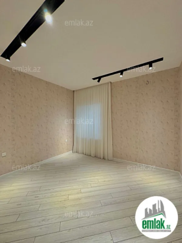 Satılır 4 otaqlı mənzil 180 m²