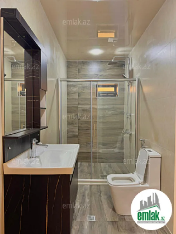 Satılır 4 otaqlı mənzil 180 m²