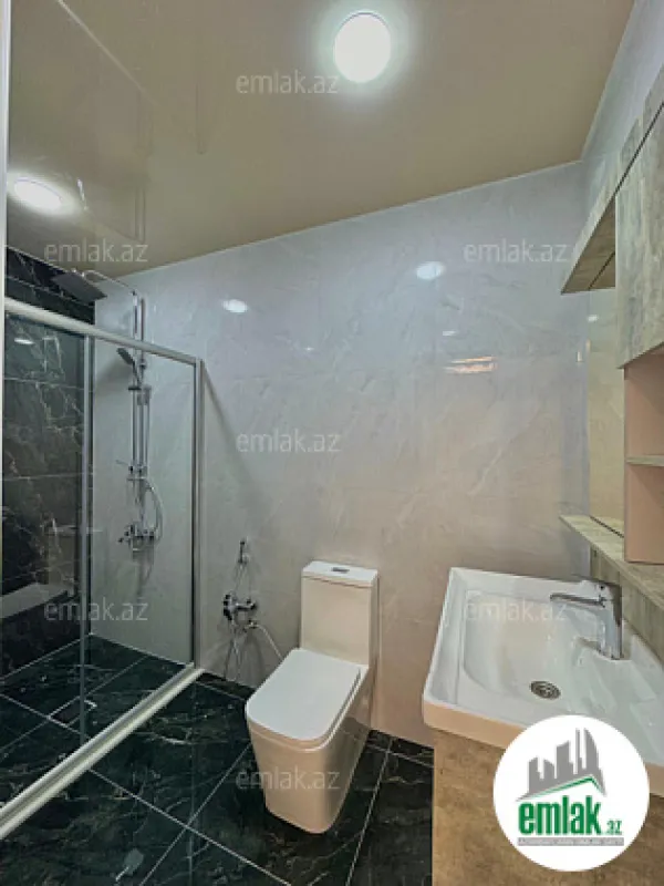 Satılır 4 otaqlı mənzil 180 m²