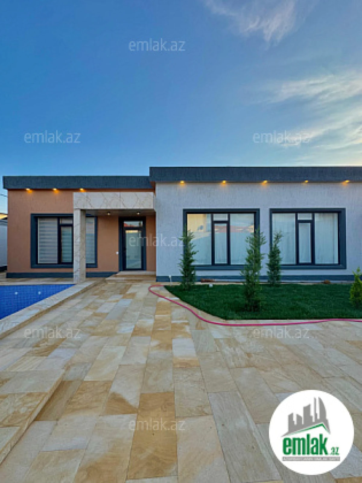 Satılır 4 otaqlı mənzil 180 m²