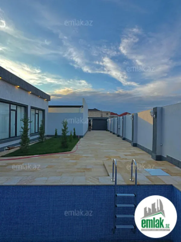 Satılır 4 otaqlı mənzil 180 m²