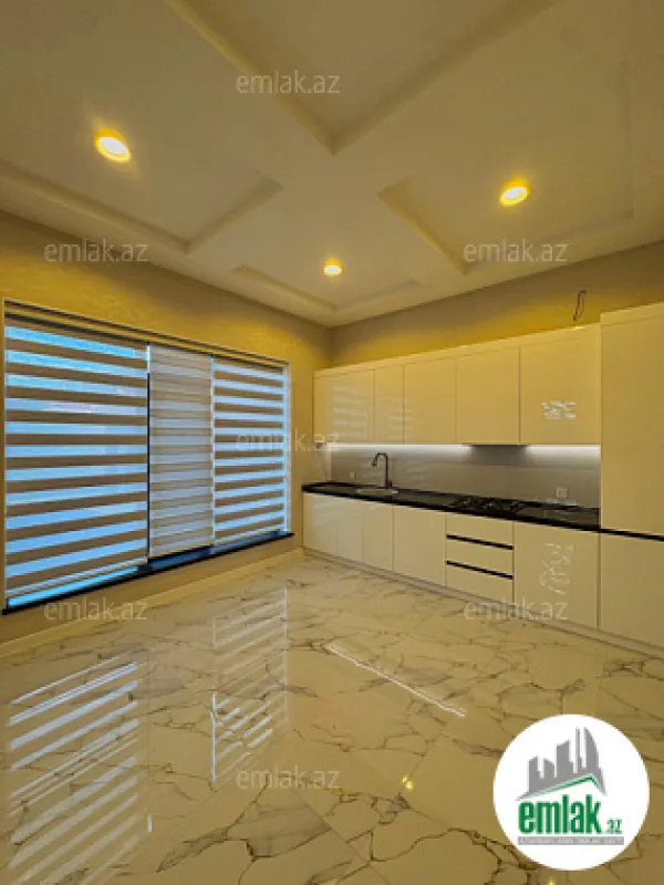 Satılır 4 otaqlı mənzil 180 m²