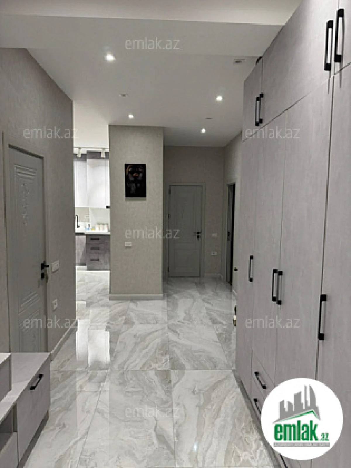 Satılır 3 otaqlı yeni tikili 110 m²