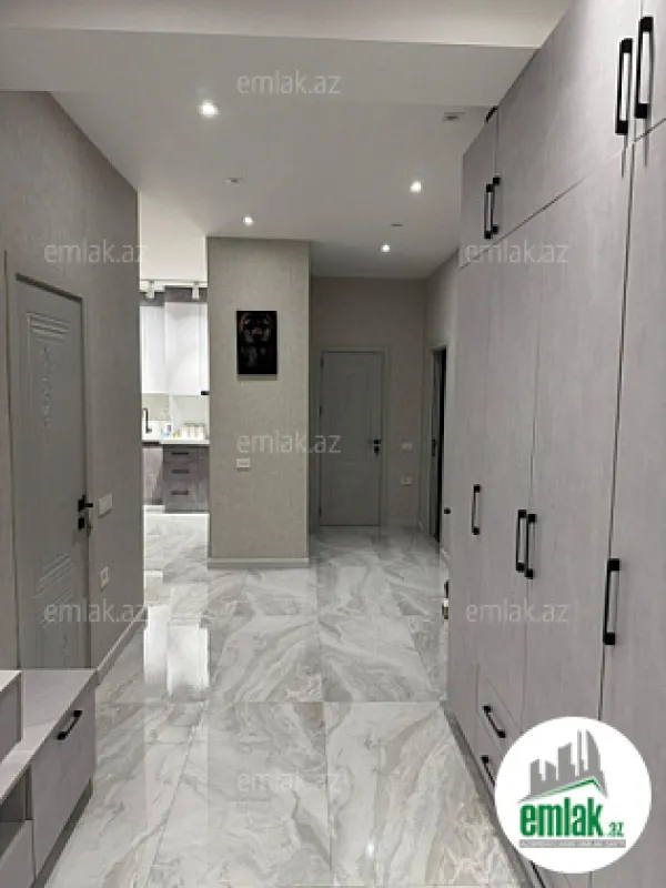 Satılır 3 otaqlı yeni tikili 110 m²