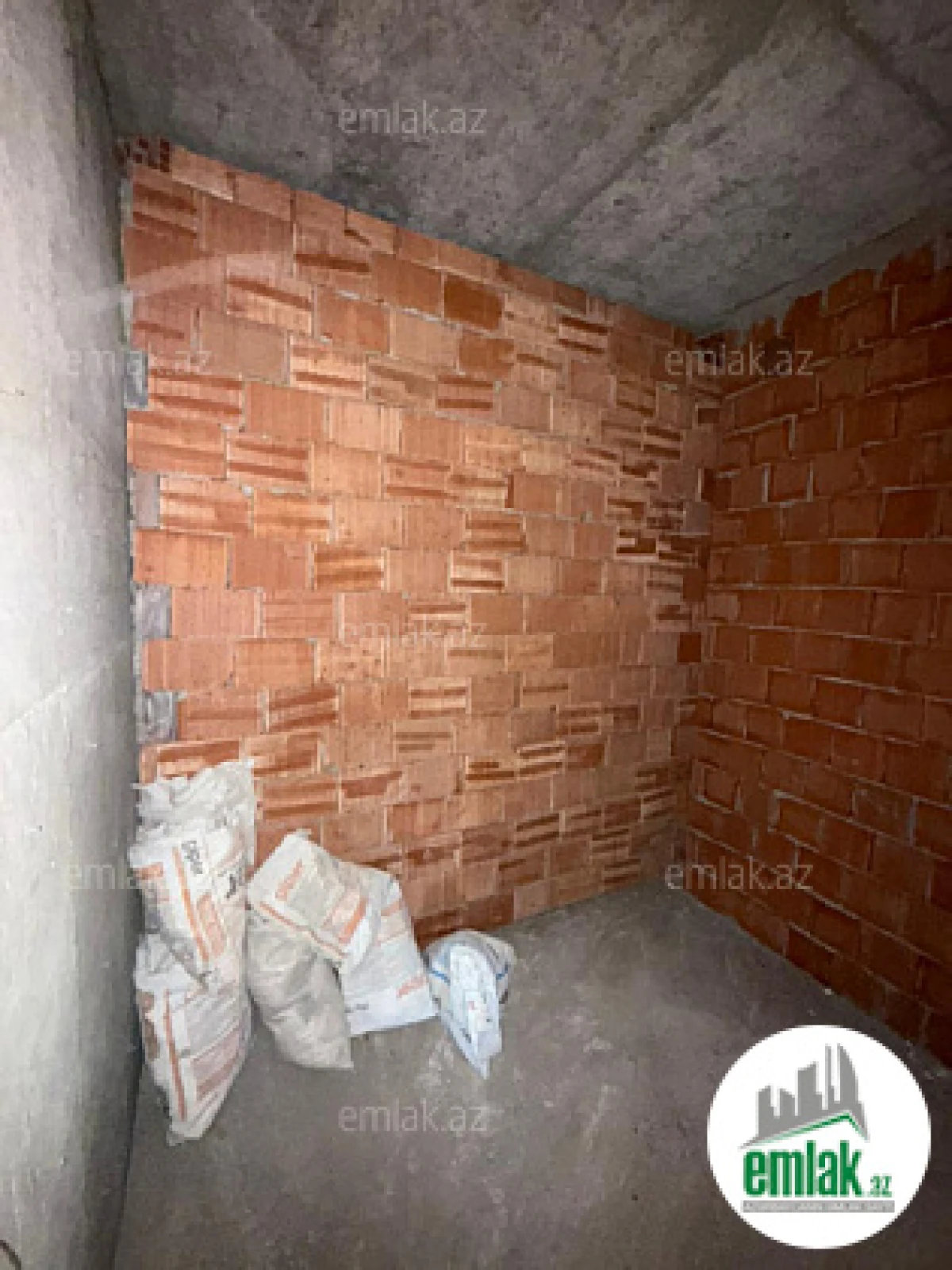 Satılır 4 otaqlı yeni tikili 210 m²