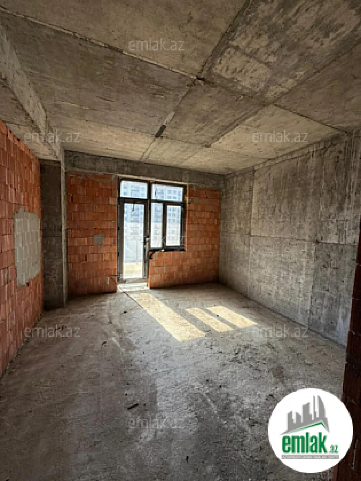 Satılır 4 otaqlı yeni tikili 210 m²