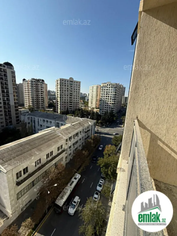 Satılır 4 otaqlı yeni tikili 210 m²