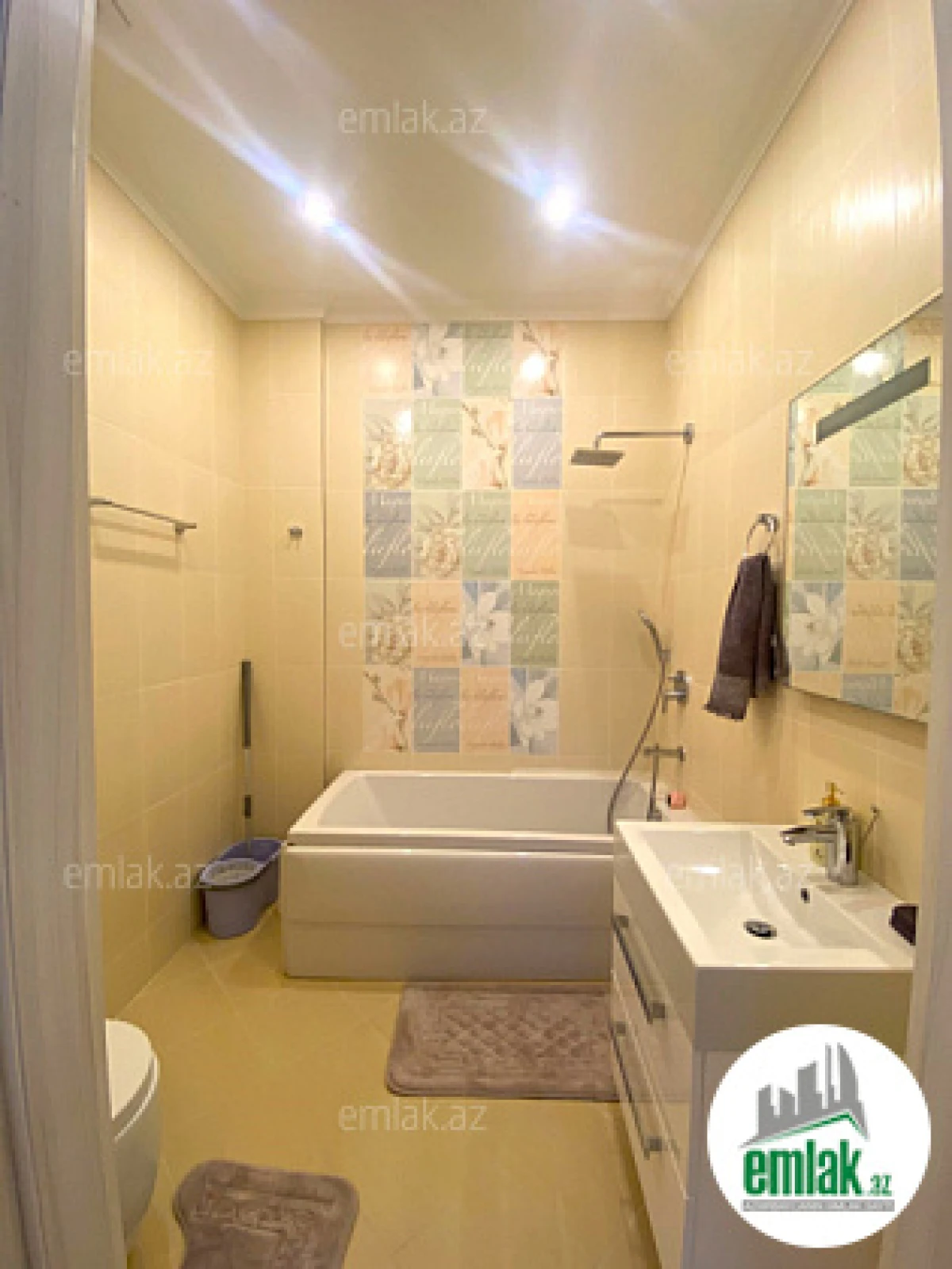 Satılır 6 otaqlı yeni tikili 240 m²