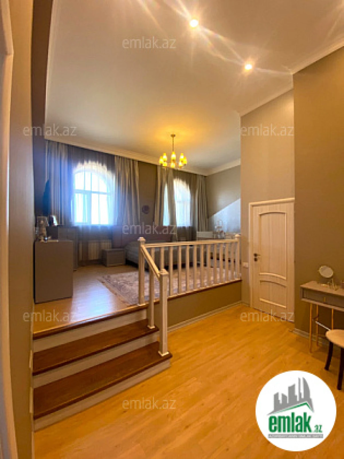Satılır 6 otaqlı yeni tikili 240 m²
