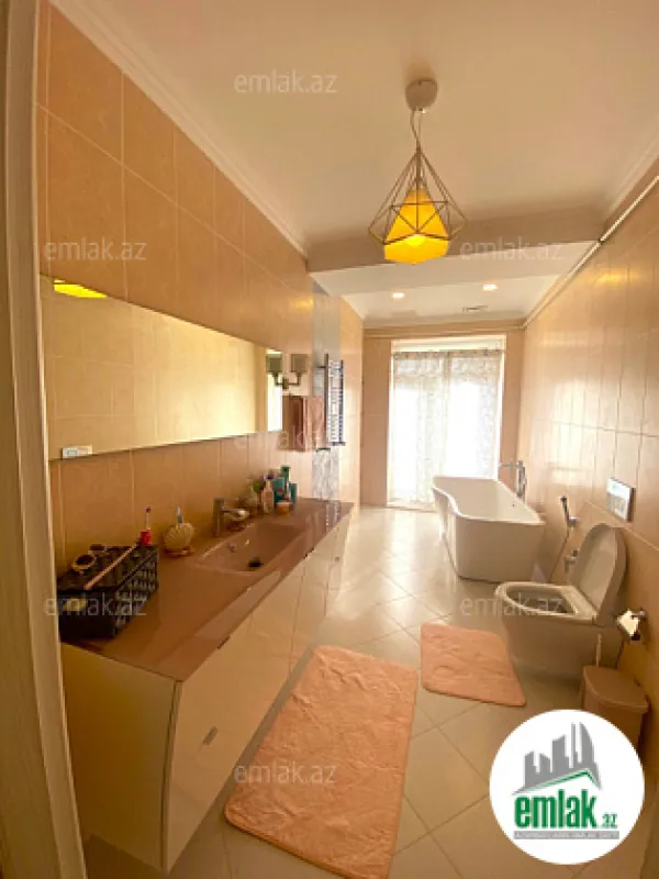 Satılır 6 otaqlı yeni tikili 240 m²