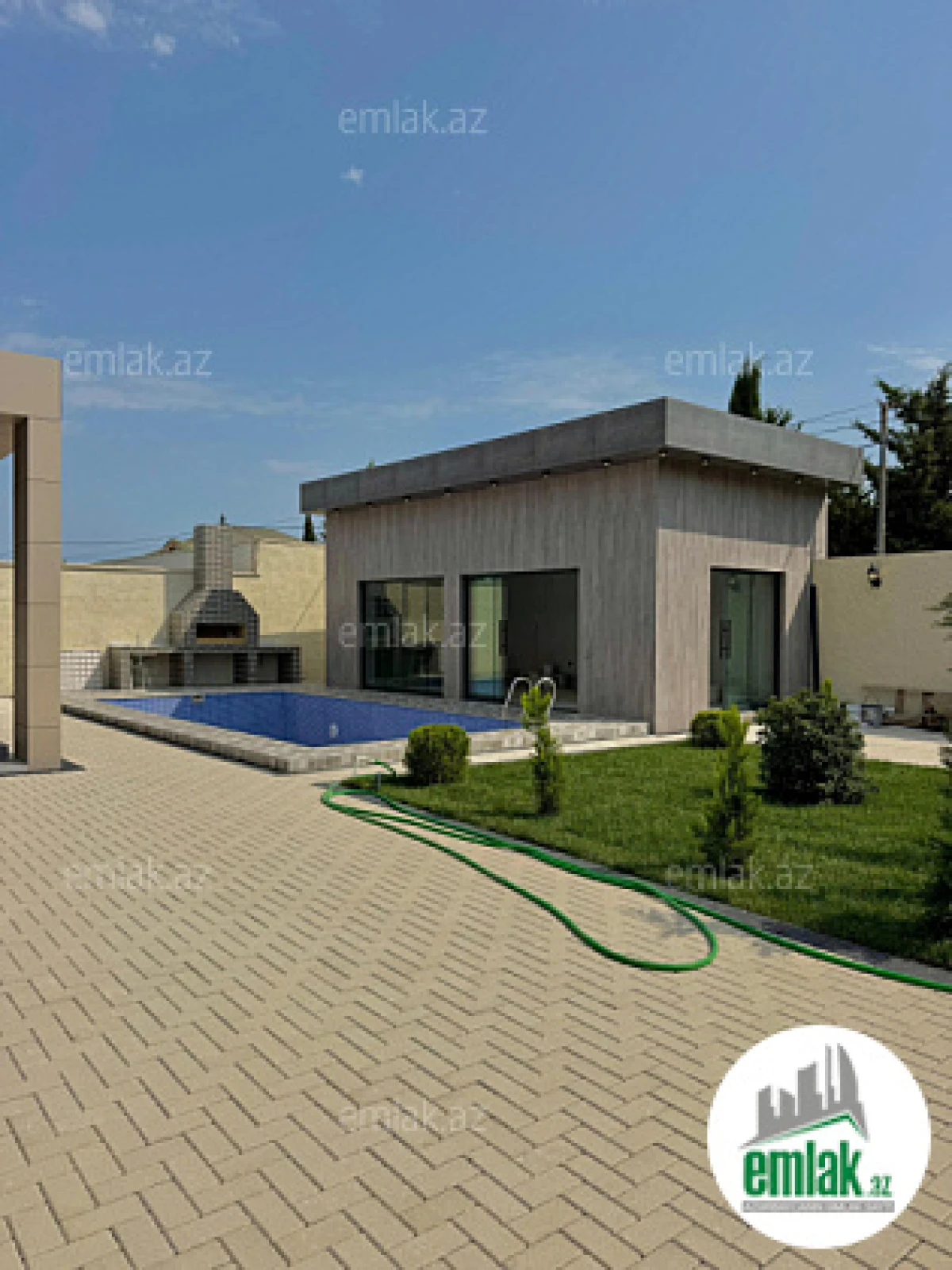 Satılır 5 otaqlı mənzil 200 m²