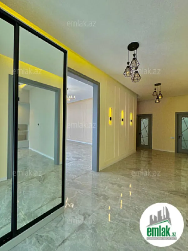 Satılır 5 otaqlı mənzil 200 m²
