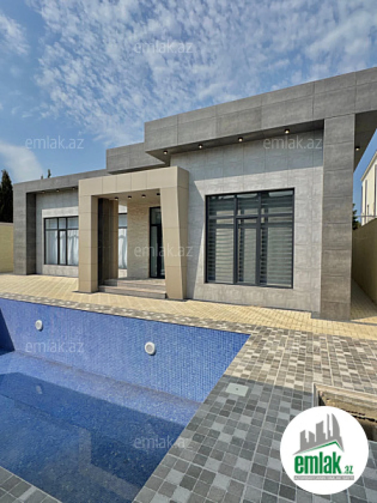 Satılır 5 otaqlı mənzil 200 m²