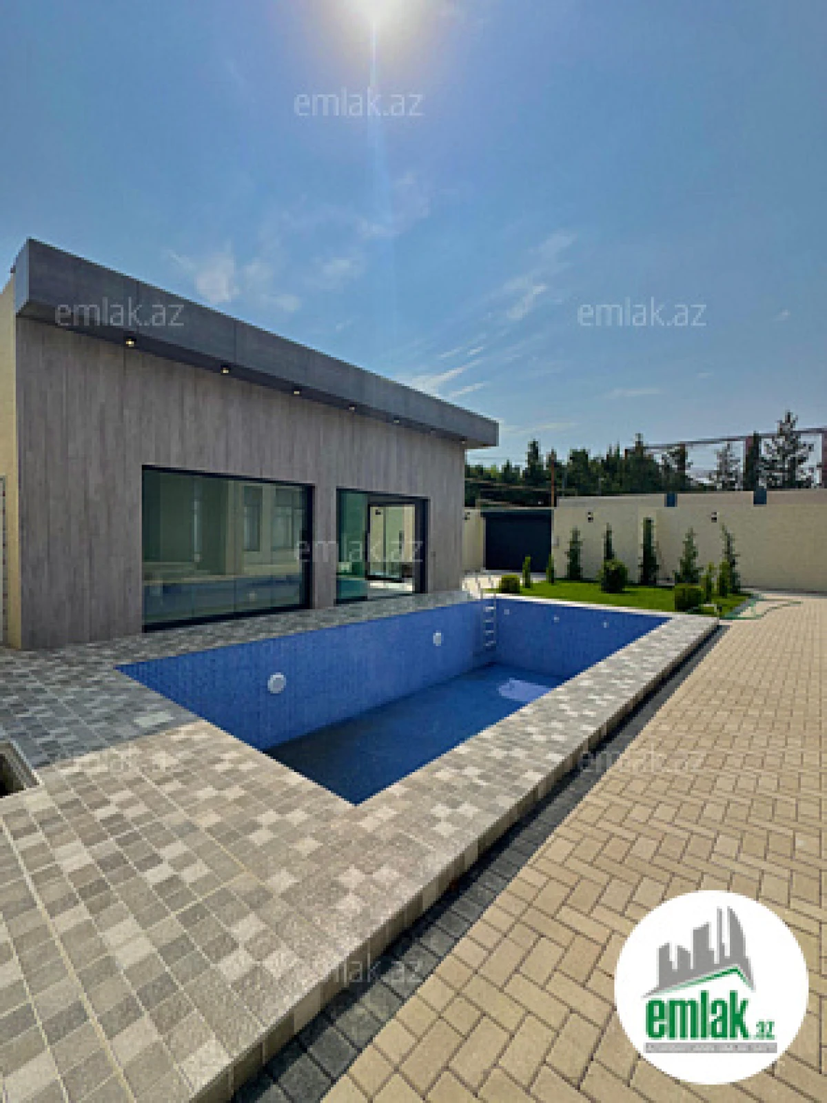 Satılır 5 otaqlı mənzil 200 m²