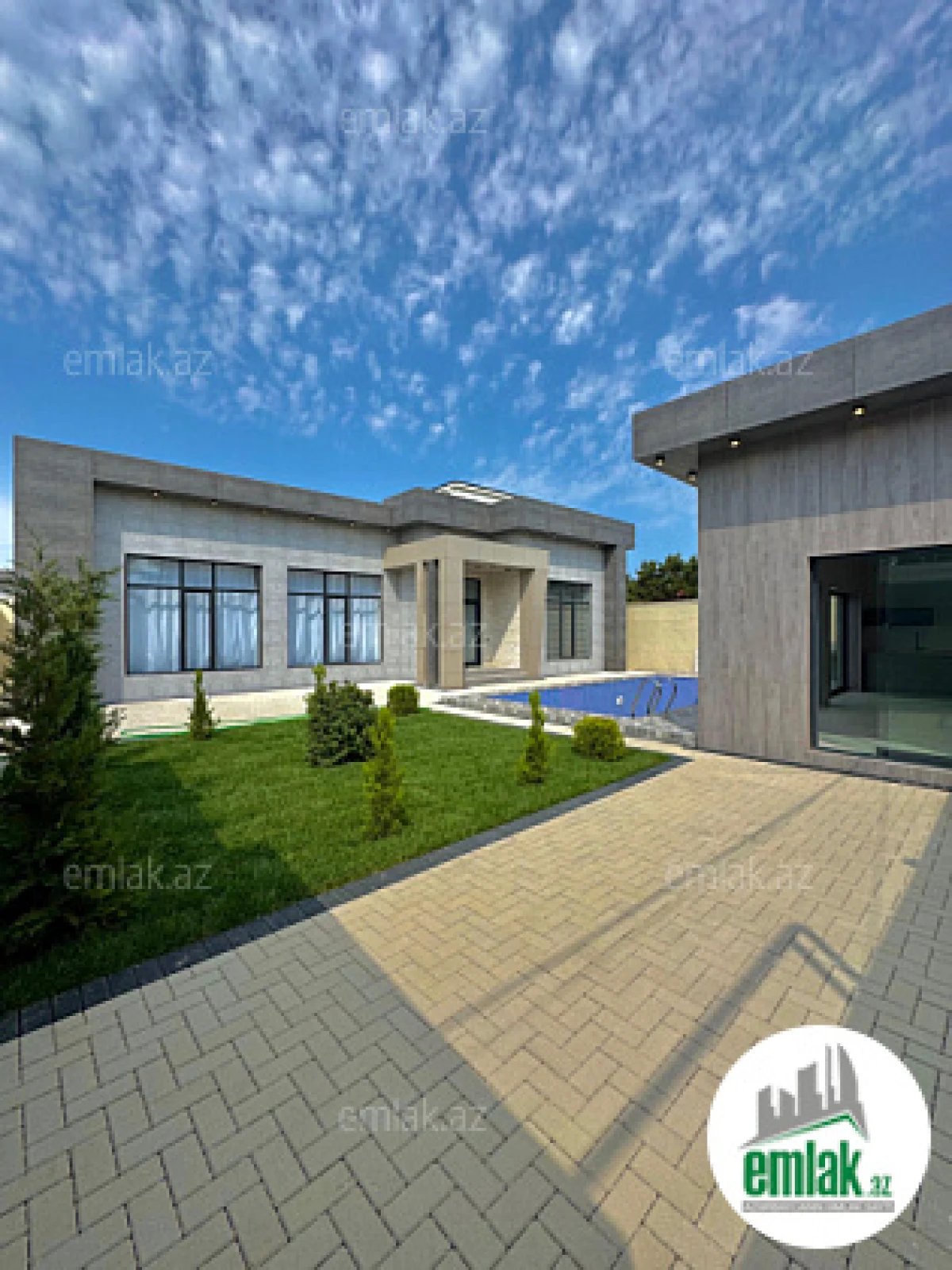 Satılır 5 otaqlı mənzil 200 m²