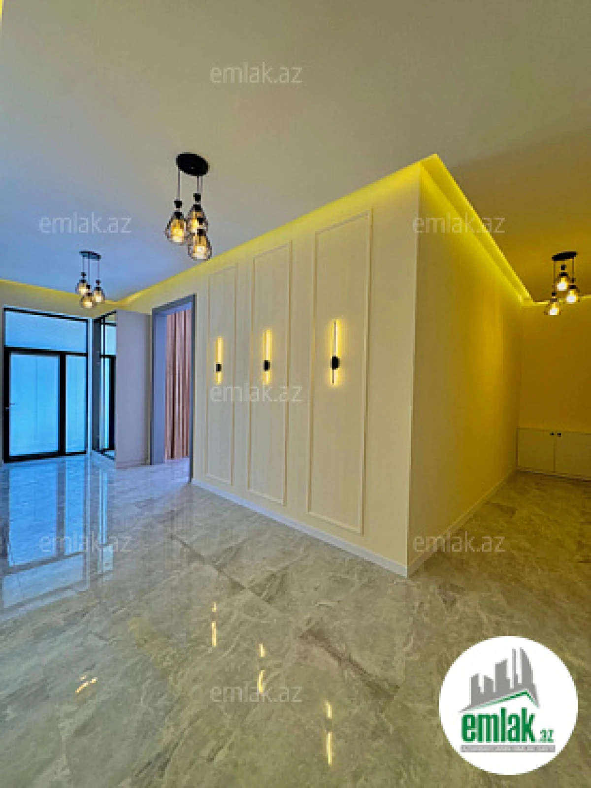 Satılır 5 otaqlı mənzil 200 m²