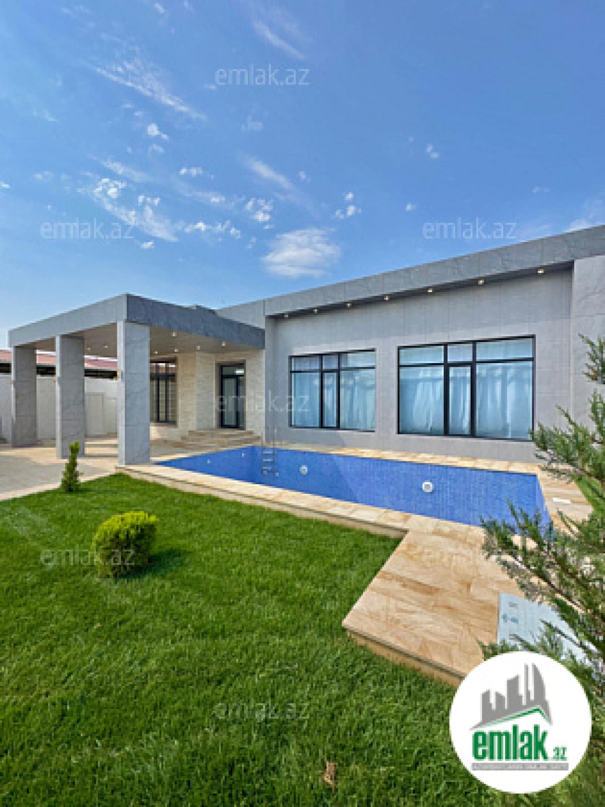 Satılır 5 otaqlı mənzil 200 m²