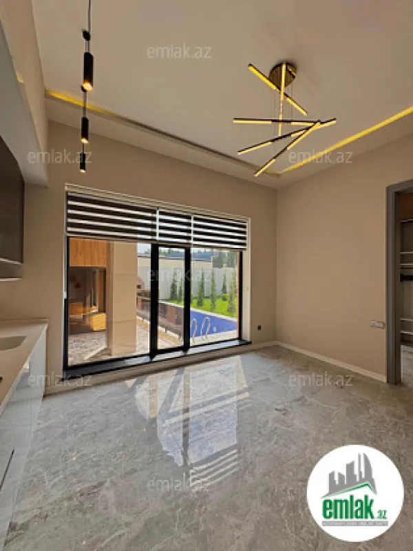 Satılır 5 otaqlı mənzil 220 m²
