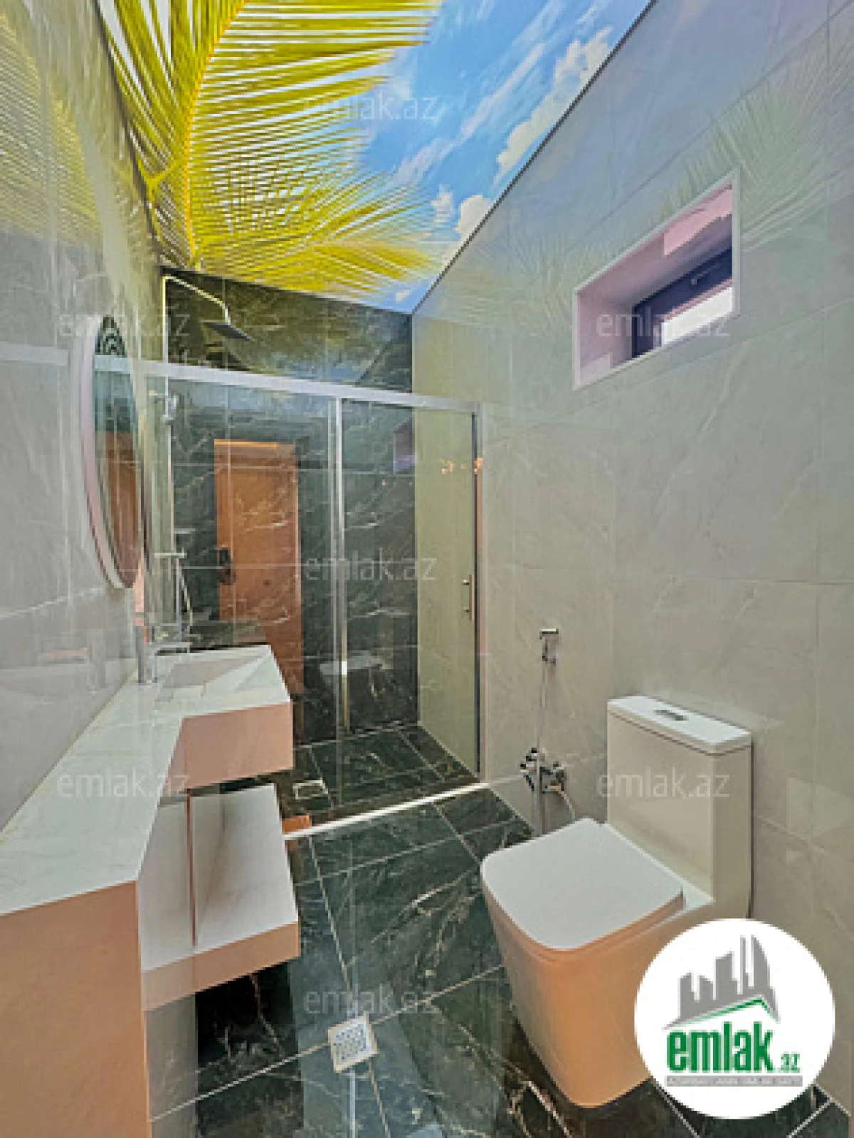 Satılır 5 otaqlı mənzil 220 m²