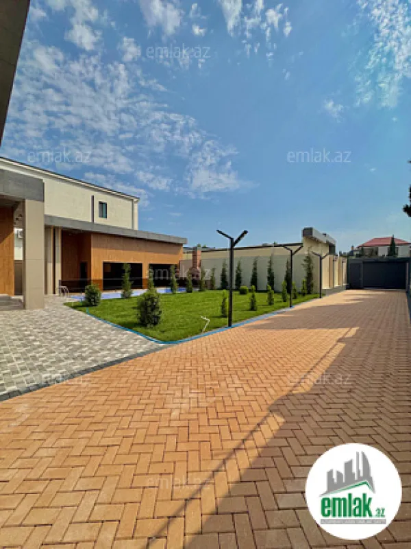 Satılır 5 otaqlı mənzil 220 m²