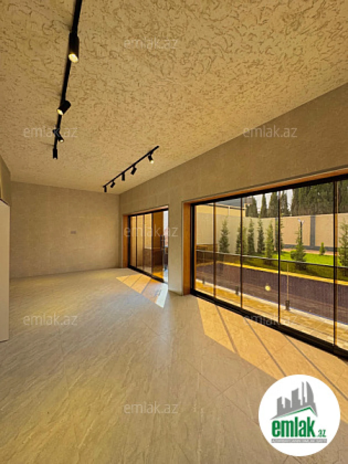 Satılır 5 otaqlı mənzil 220 m²