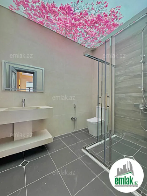 Satılır 5 otaqlı mənzil 220 m²