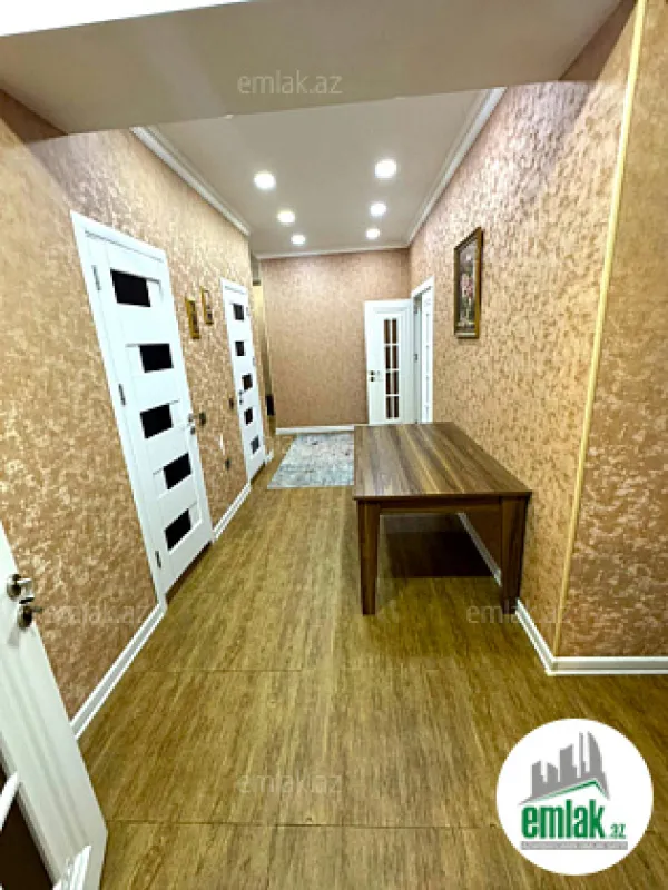 Satılır 3 otaqlı yeni tikili 135 m²