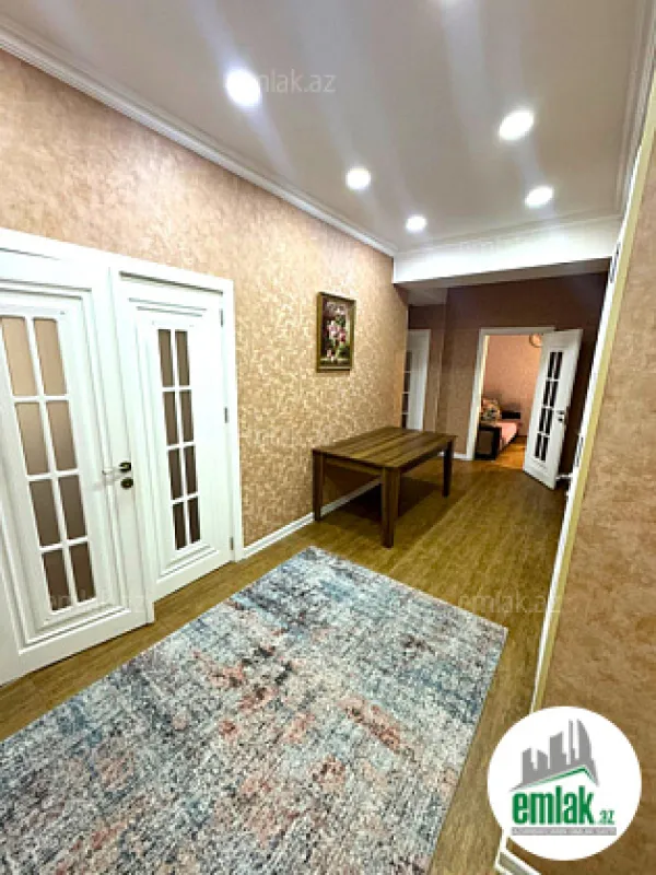 Satılır 3 otaqlı yeni tikili 135 m²