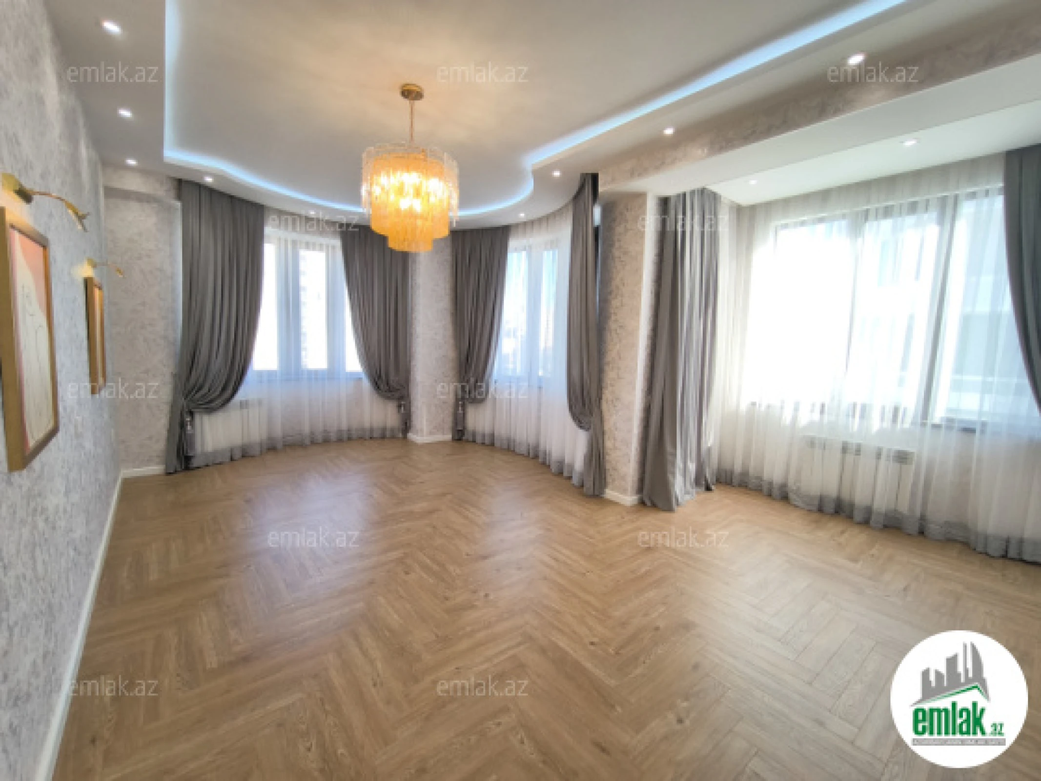 Satılır 3 otaqlı yeni tikili 130 m²