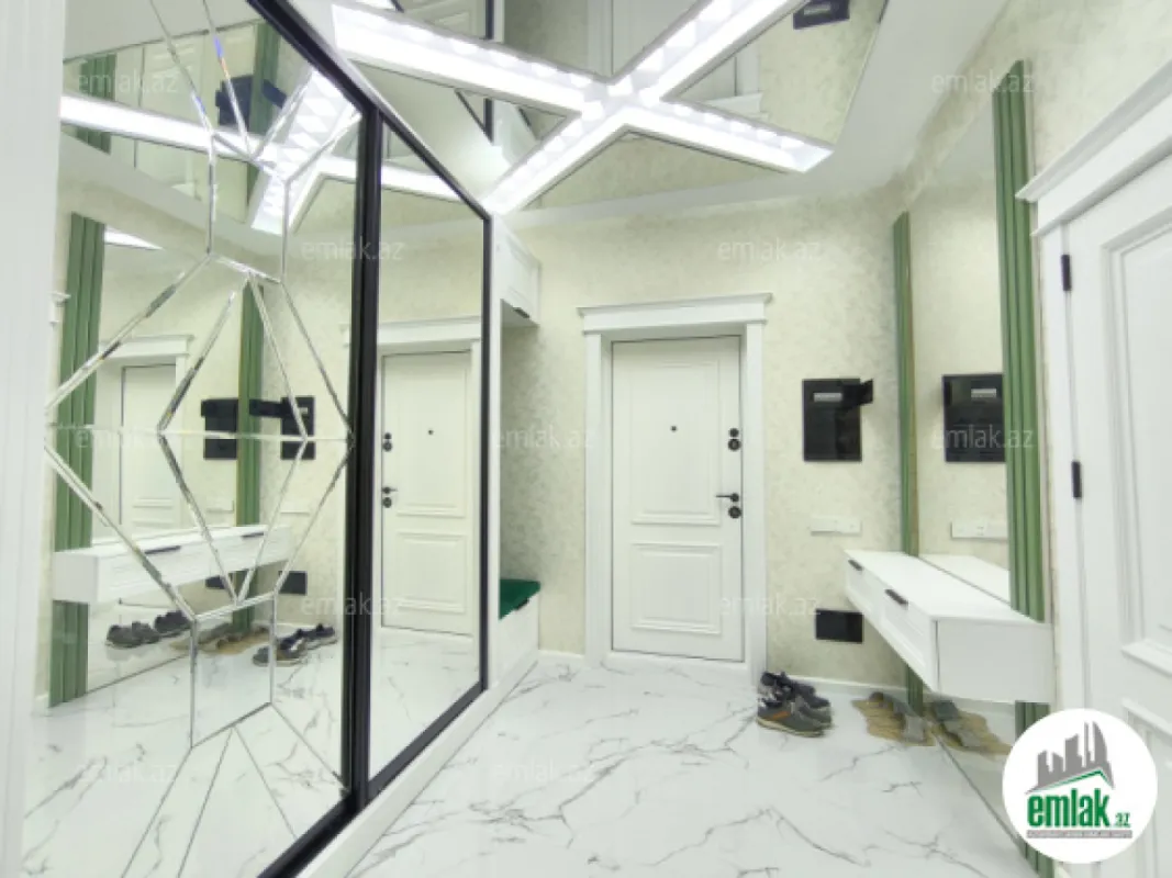 Satılır 3 otaqlı yeni tikili 130 m²