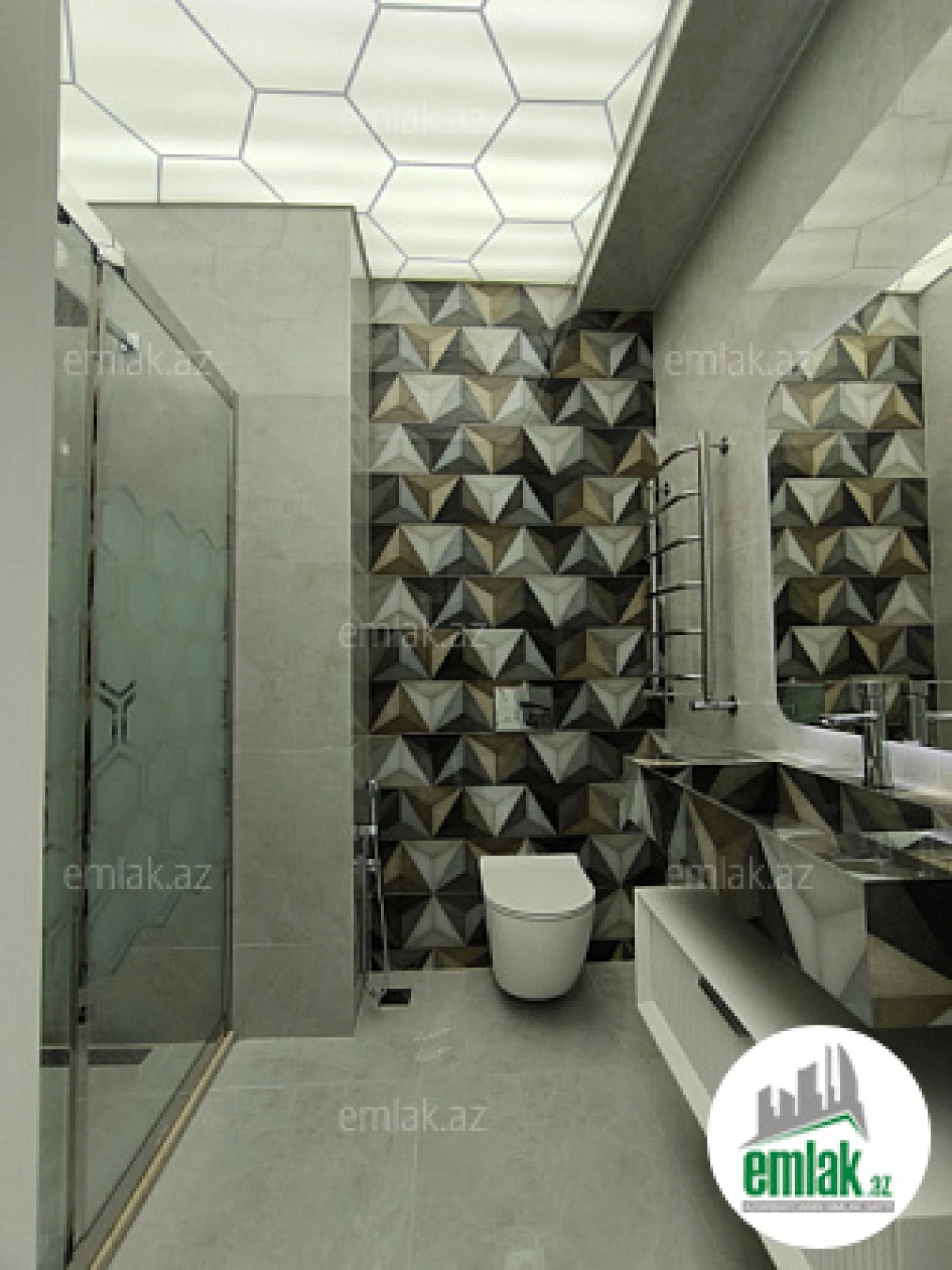 Satılır 3 otaqlı yeni tikili 130 m²