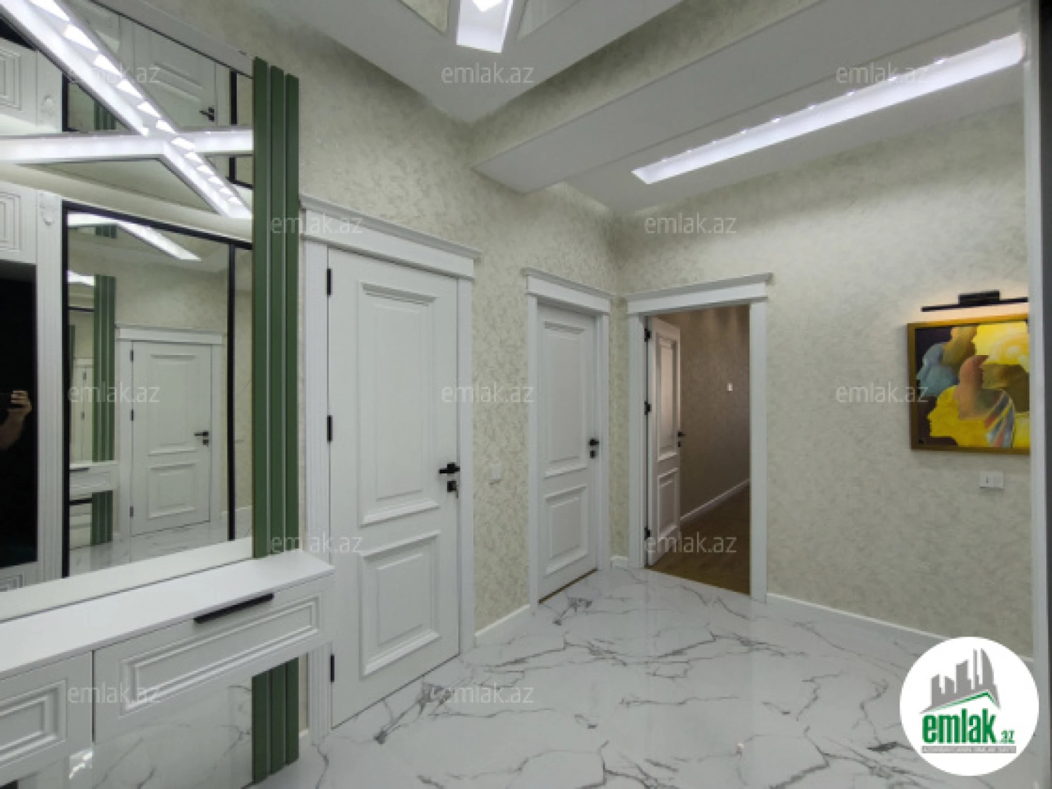 Satılır 3 otaqlı yeni tikili 130 m²