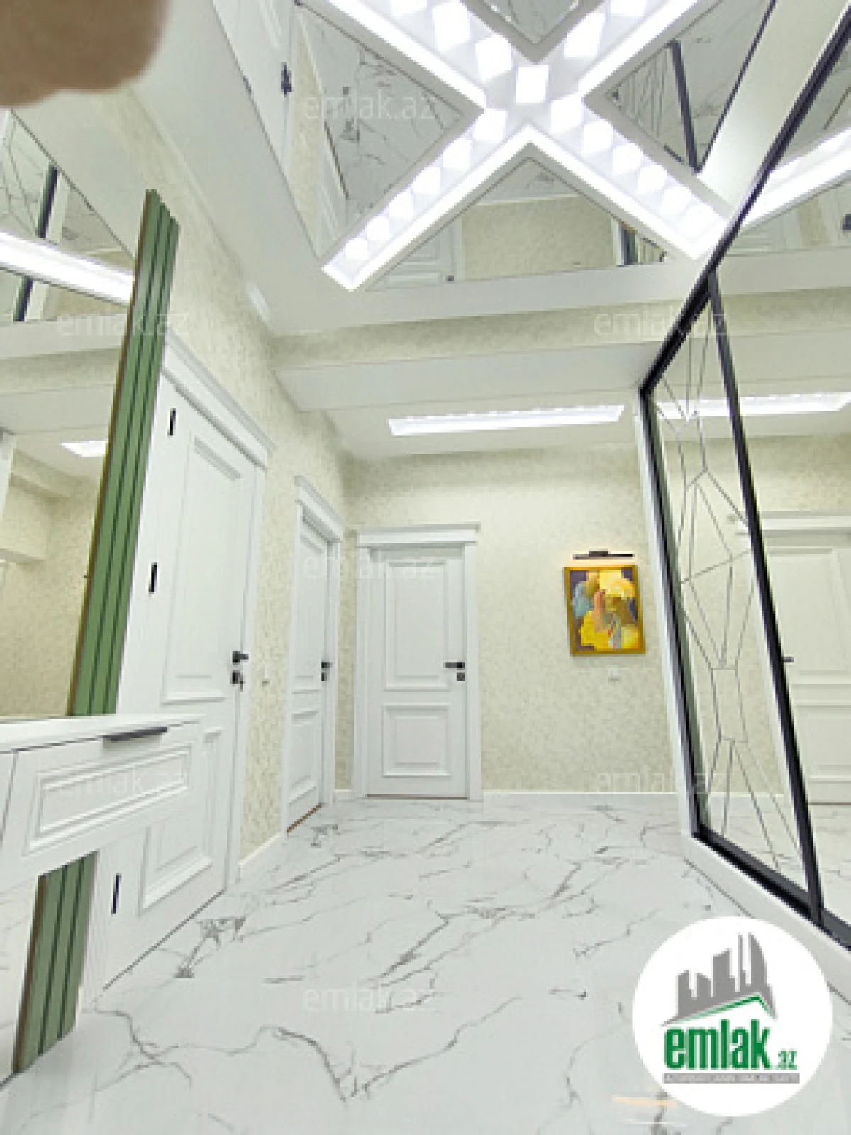 Satılır 3 otaqlı yeni tikili 130 m²