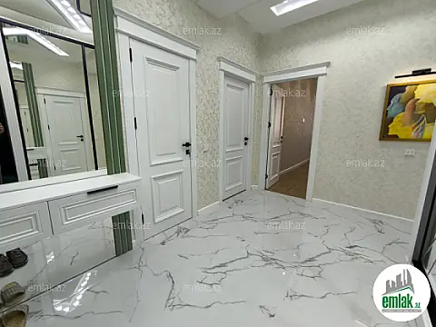 Satılır 3 otaqlı yeni tikili 130 m²