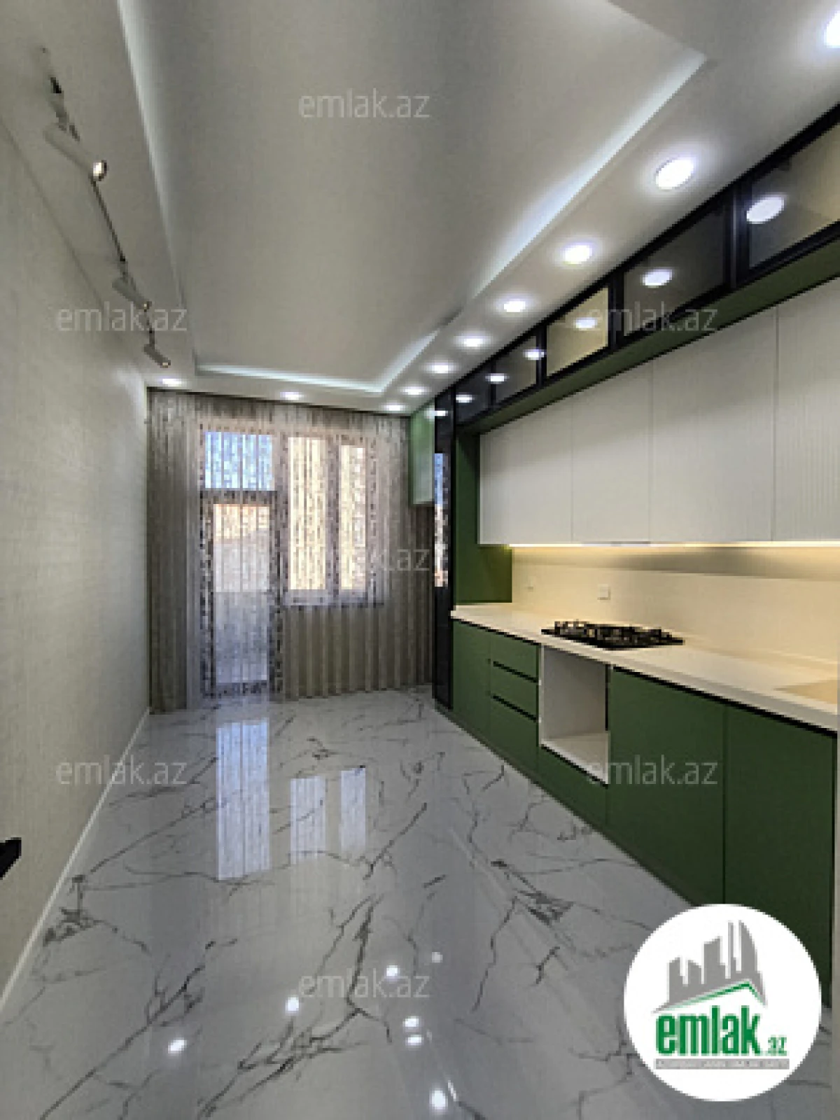 Satılır 3 otaqlı yeni tikili 130 m²