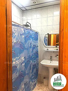 Satılır 3 otaqlı köhnə tikili 90 m²