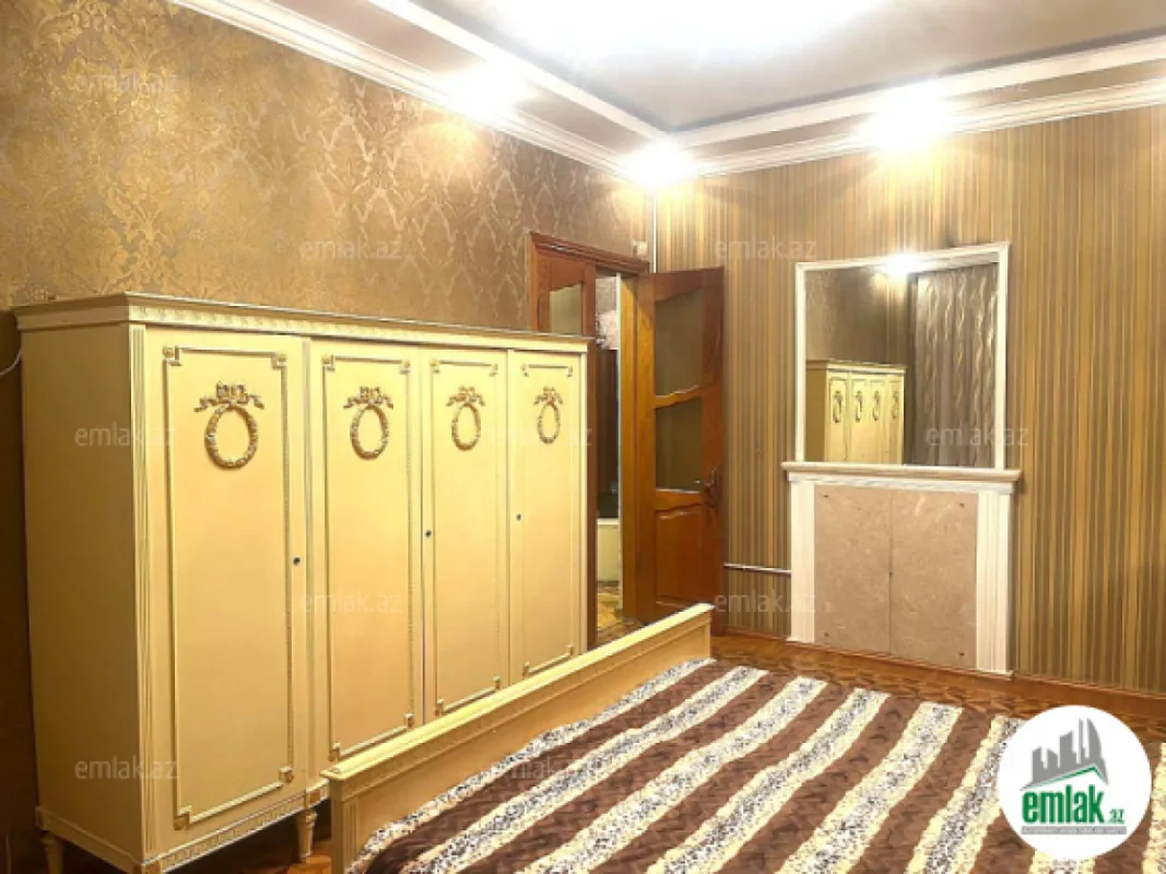 Satılır 3 otaqlı köhnə tikili 90 m²