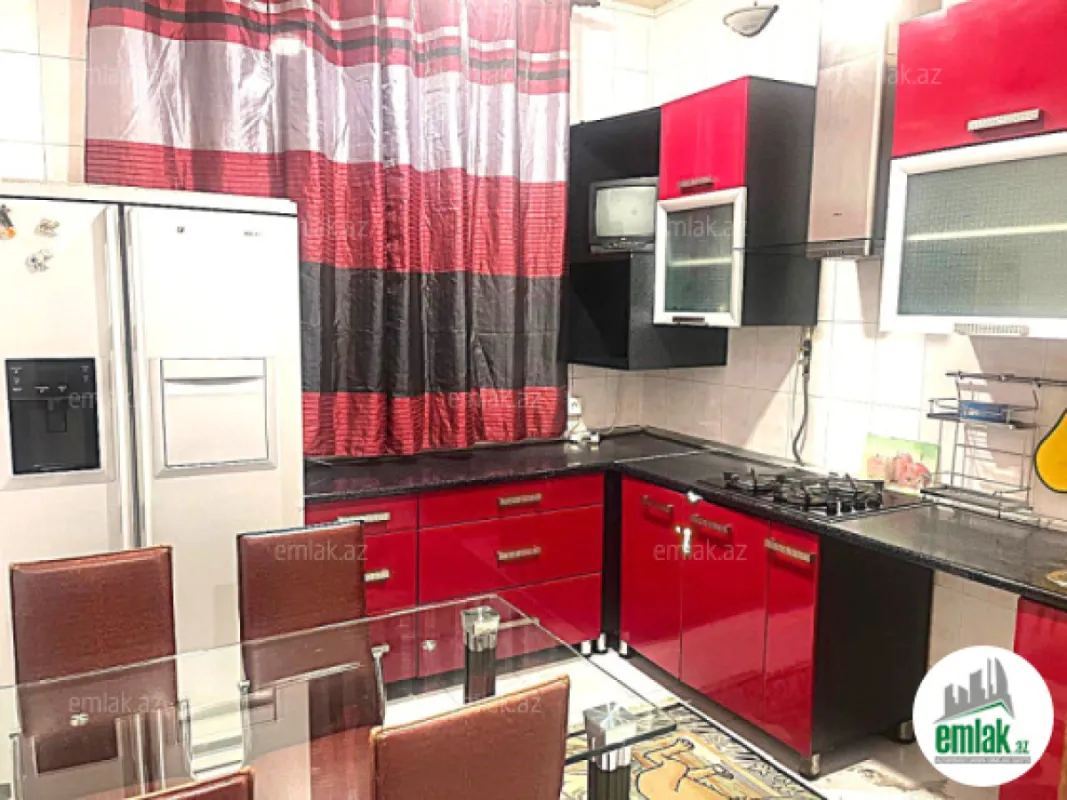Satılır 3 otaqlı köhnə tikili 90 m²