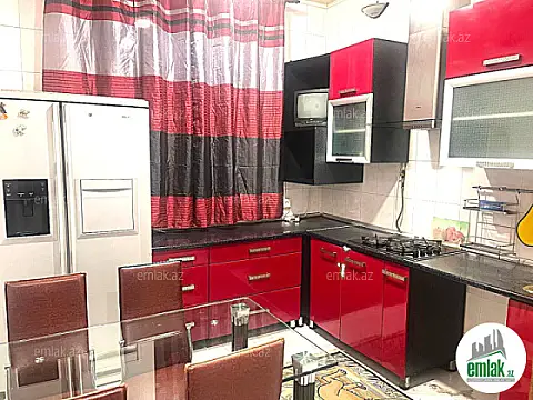 Satılır 3 otaqlı köhnə tikili 90 m²