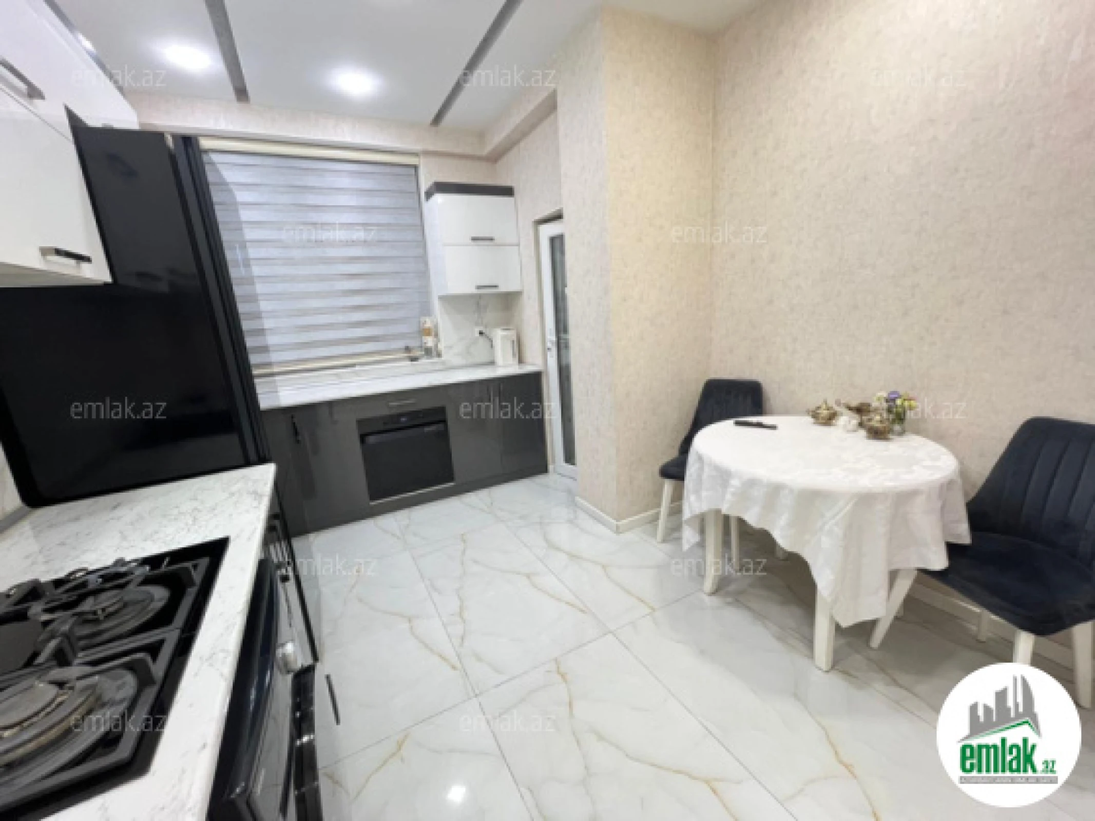 Satılır 3 otaqlı yeni tikili 105 m²