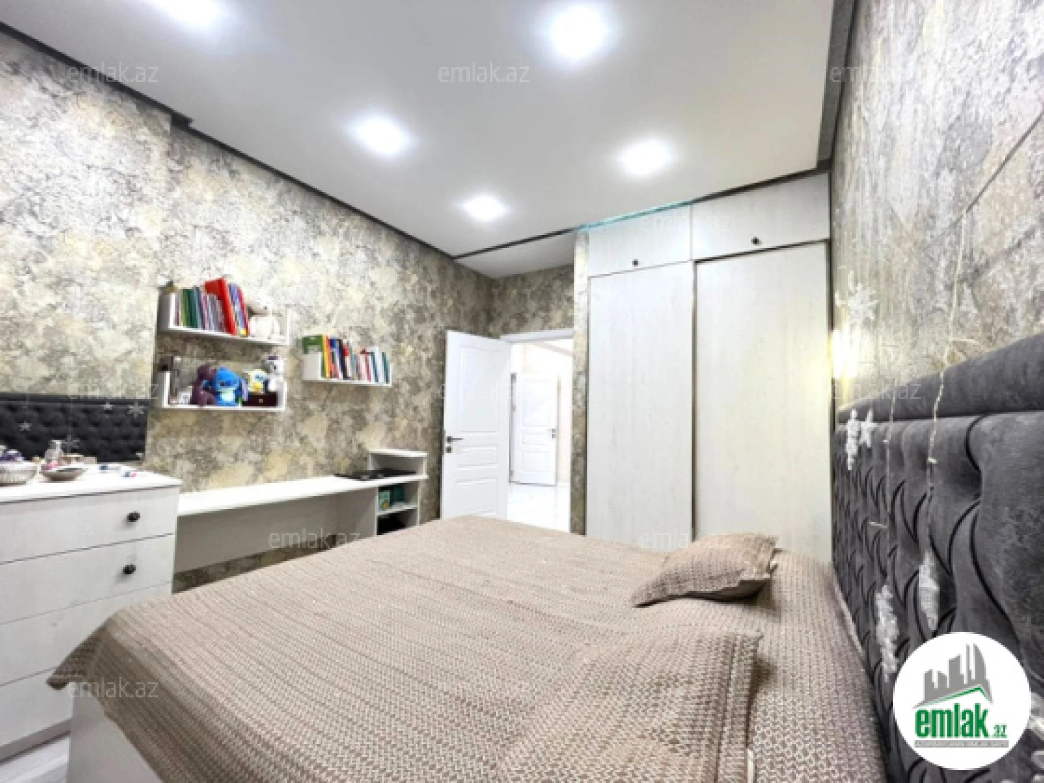 Satılır 3 otaqlı yeni tikili 105 m²
